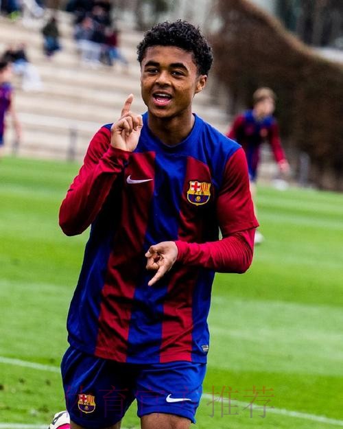 18岁巴萨B队中卫昆卡引科莫、AC米兰争夺